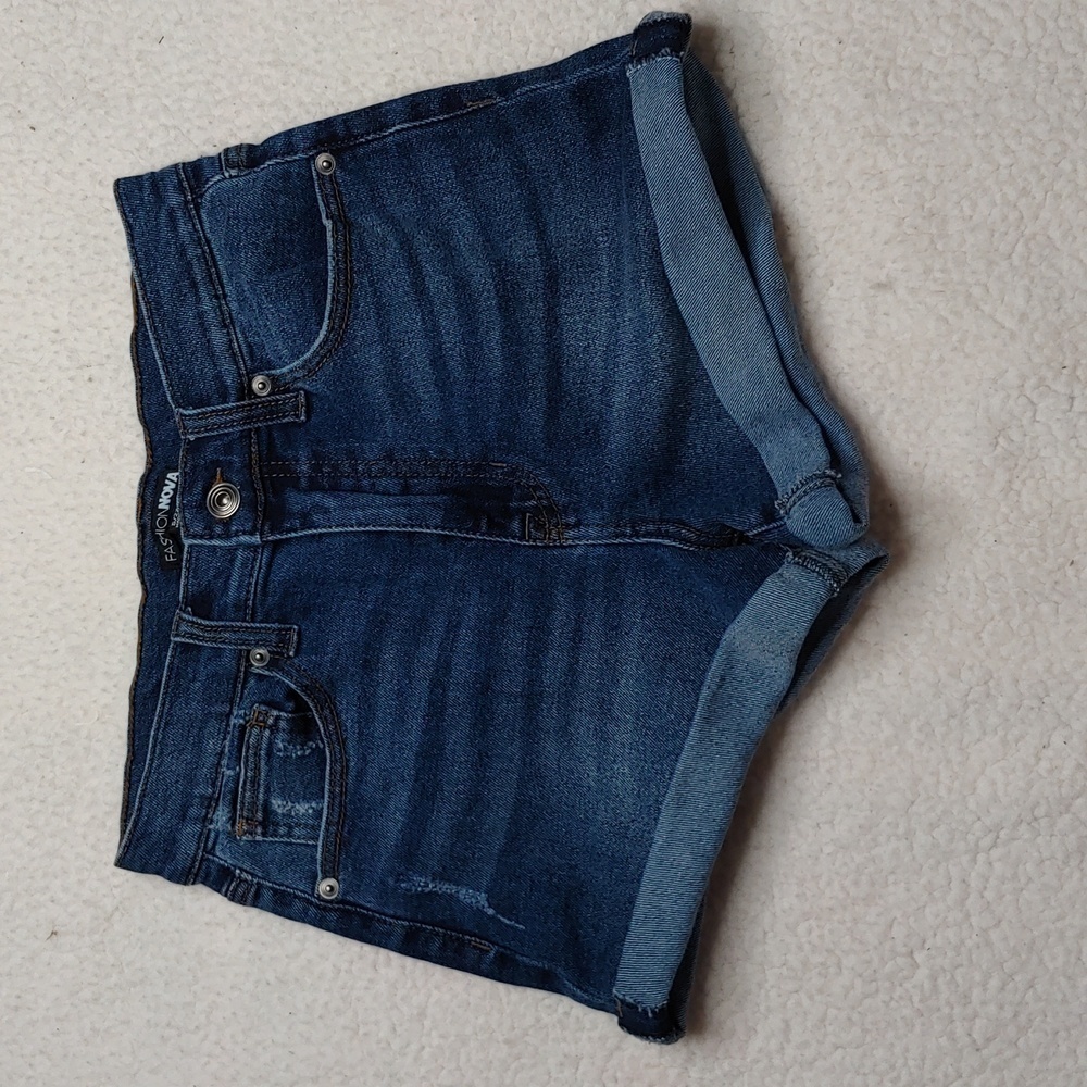 Fashion Nova Jean Shorts Size 5/27 Mid Rise